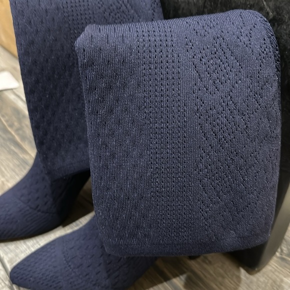 NWT Charles by Charles David navy blue knit high boot. Size 6.5 - Picture 3 of 6